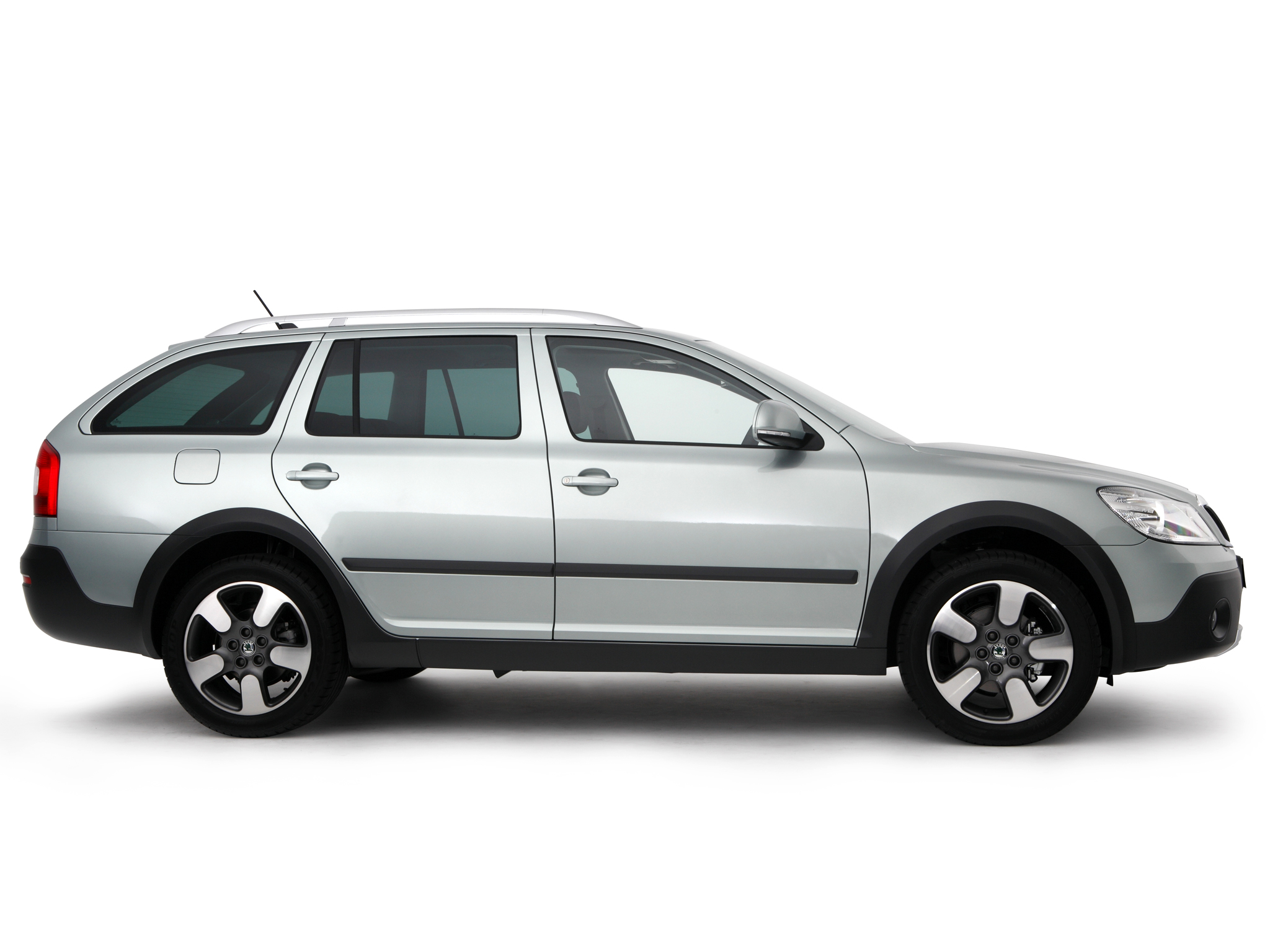 Шкоды октавии скаут. Škoda Octavia Scout. Škoda Octavia Scout 2013. Шкода Октавия Скаут 2009. Skoda Octavia Scout 2012.